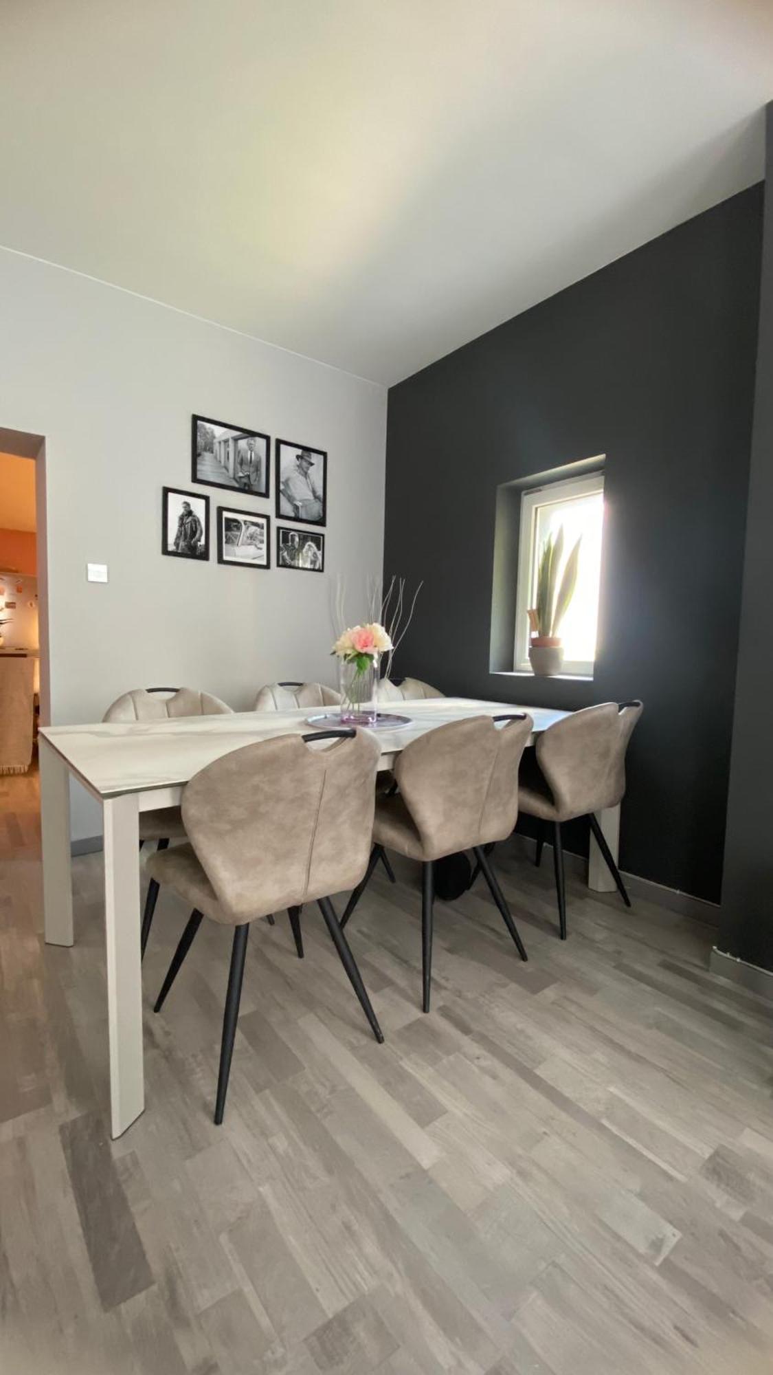 Next2Airport - Appartement House Of Lions Ransart Bagian luar foto