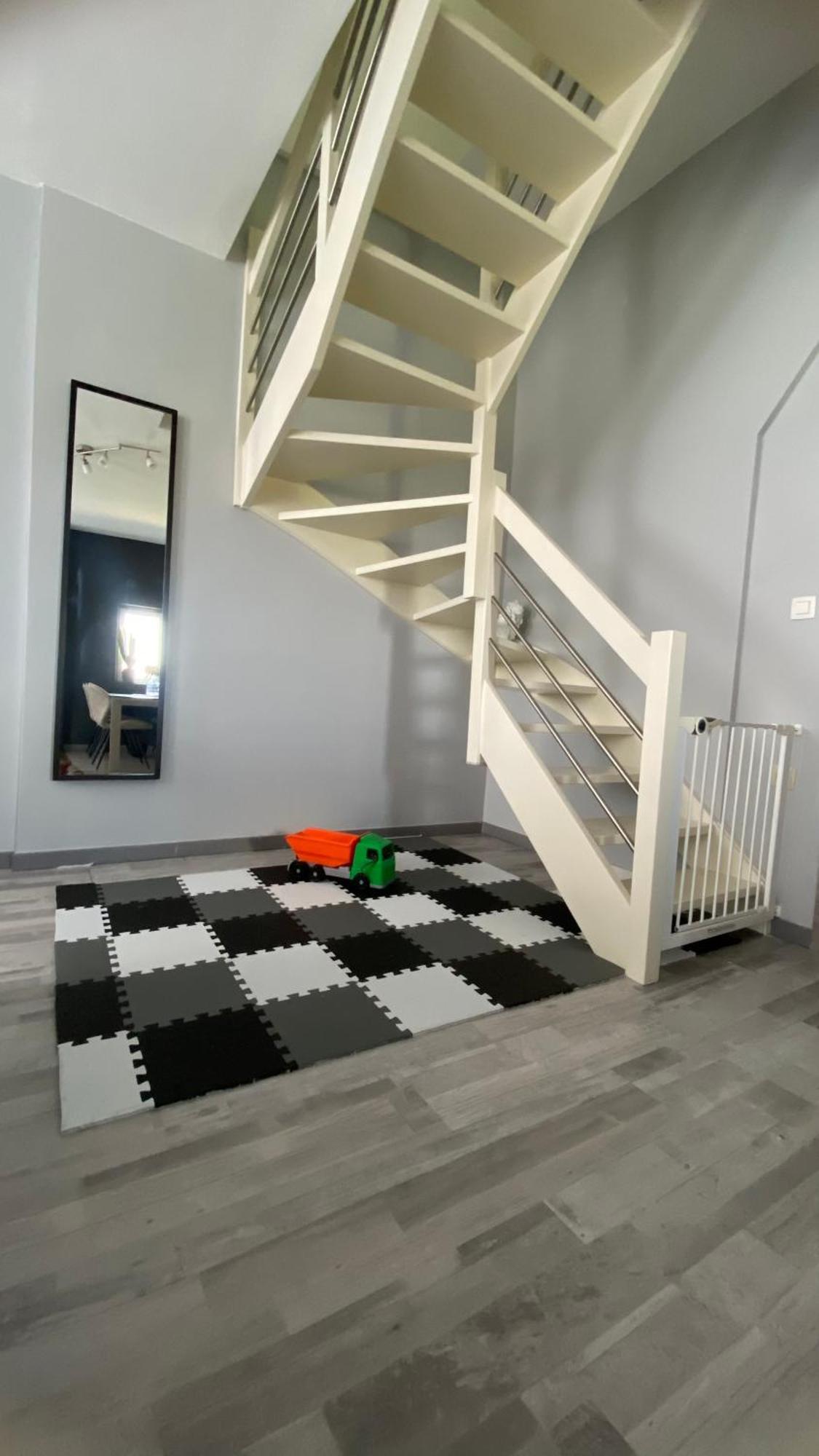 Next2Airport - Appartement House Of Lions Ransart Bagian luar foto